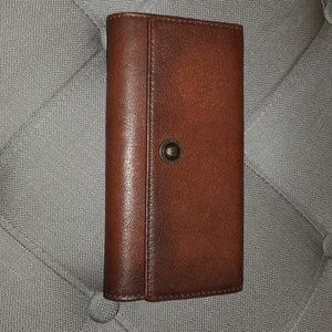 NWOT FRYE Trifold Large Wallet